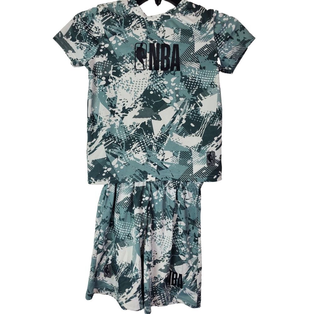 NBA Kids 2-Piece Camo Shirt & Shorts Gray/White Size 5/6 GUC Athletic‎